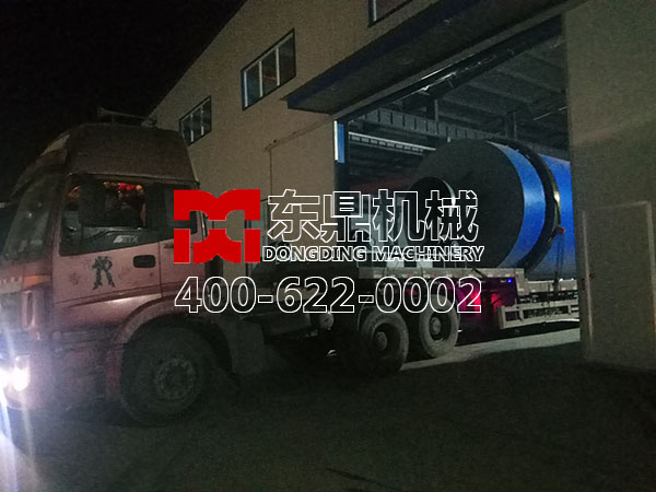 日產(chǎn)100噸生物質(zhì)燃燒機(jī)連夜發(fā)貨